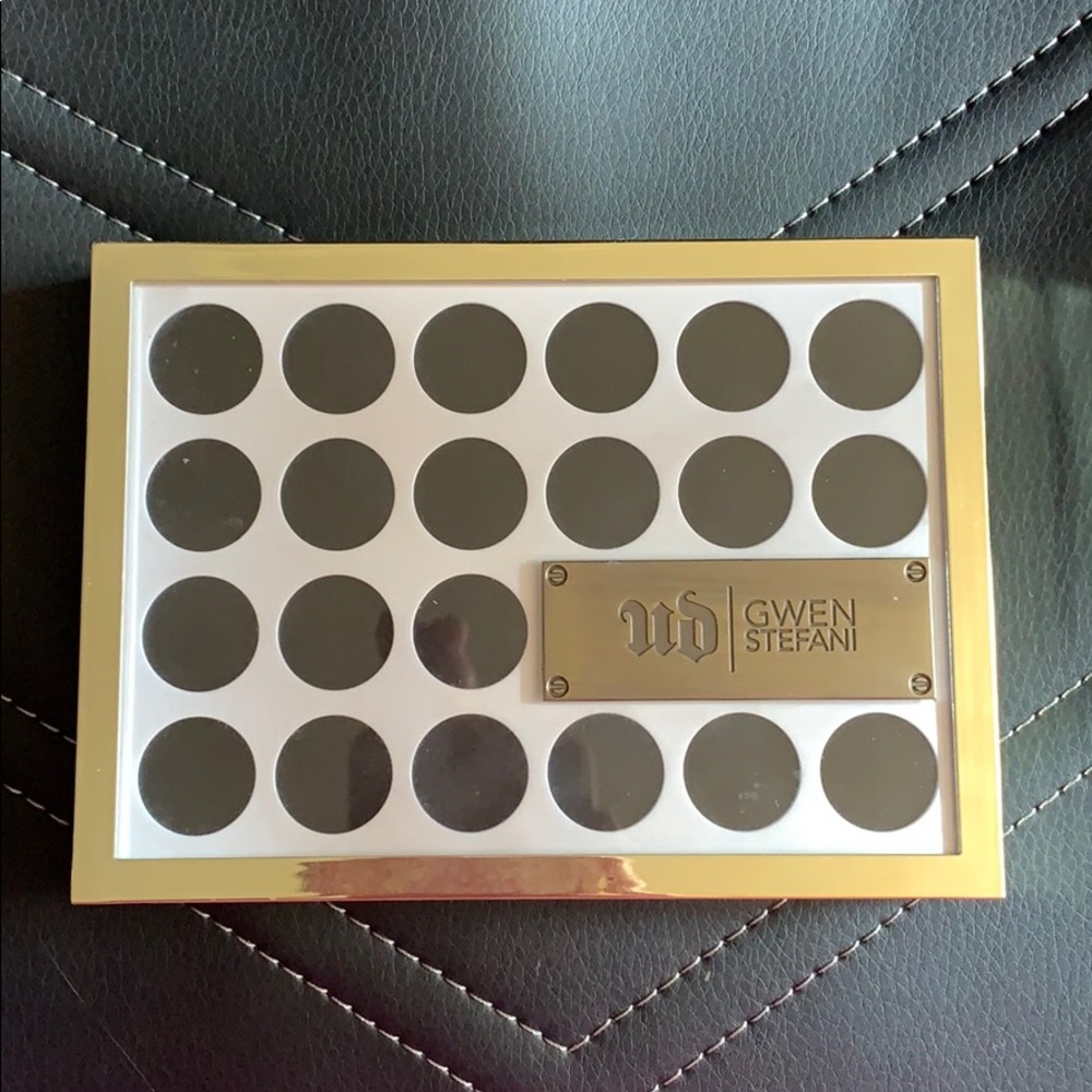 (Rare) Urban Decay Gwen Stefani eyeshadow palette